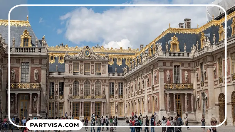جاذبه زیبای کاخ ورسای در شهر پاریس